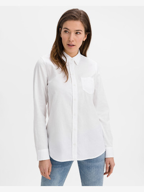 GAP Fitted Boyfriend Oxford Shirt