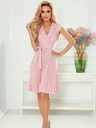 numoco Abito plissettato con scollatura a fazzoletto - rosa cipria Numoco WENDY