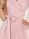 numoco Abito plissettato con scollatura a fazzoletto - rosa cipria Numoco WENDY