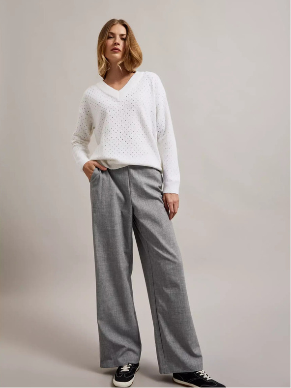 Moodo Maglione bianco traforato con scollo a V Moodo