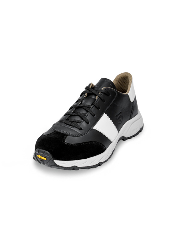 Vasky Botas Nordic Black- Scarpe da ginnastica/scarponi da uomo in pelle outdoor in bianco e nero di produzione ceca da Zlin