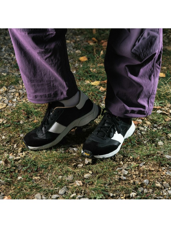 Vasky Botas Nordic Black- Scarpe da ginnastica/scarponi da uomo in pelle outdoor in bianco e nero di produzione ceca da Zlin