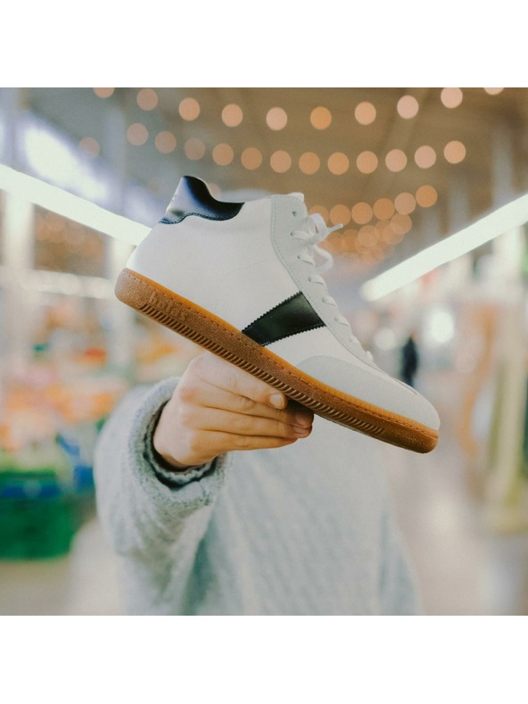 Vasky Sneakers / stivali da donna in pelle bianca e nera BOTAS