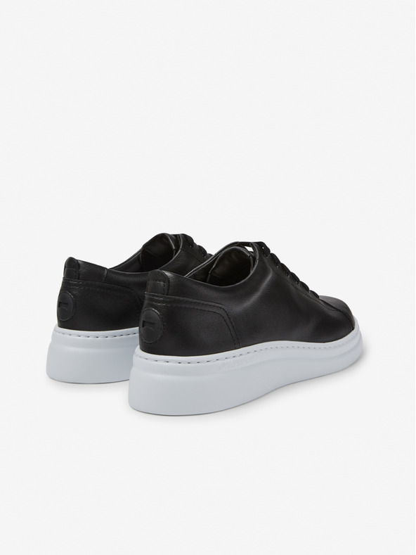 Camper Sneakers Camper in pelle nera da donna