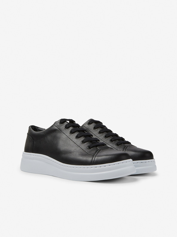 Camper Sneakers Camper in pelle nera da donna