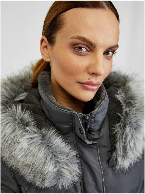 Orsay Giacca invernale trapuntata grigio scuro da donna con cintura ORSAY