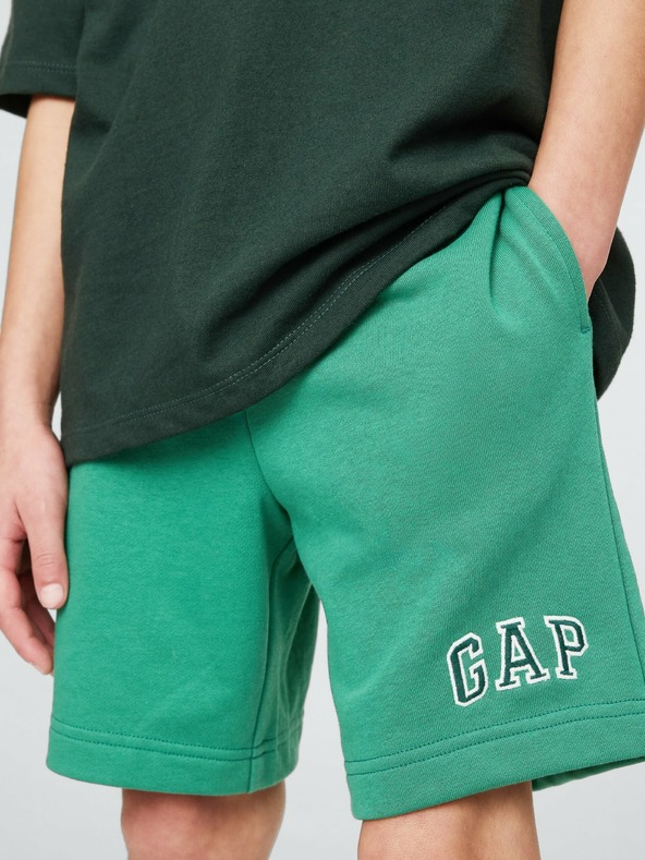 GAP Pantaloncini da bambino con logo GAP
