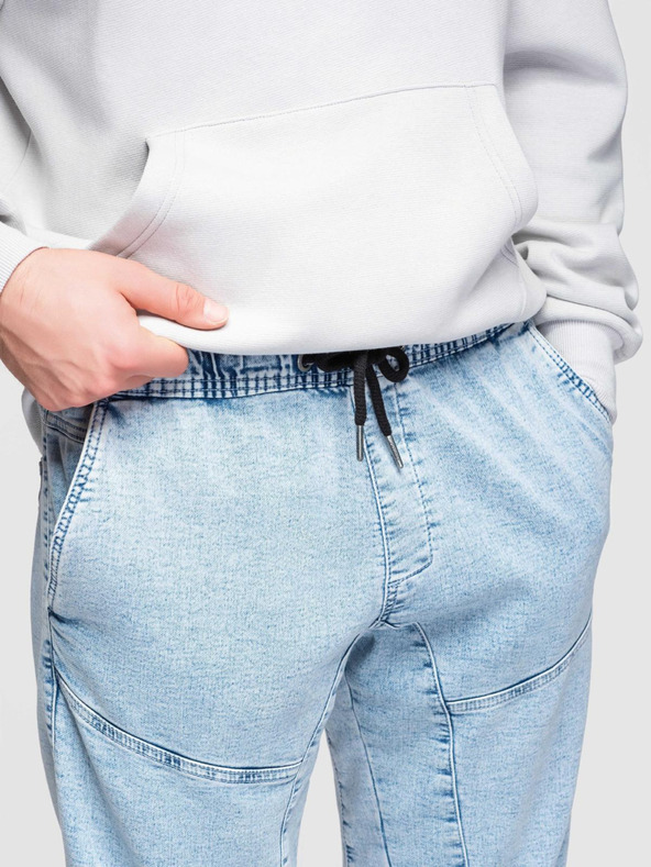 Ombre Clothing Shorts di jeans corti da uomo con impunture decorative - blu chiaro